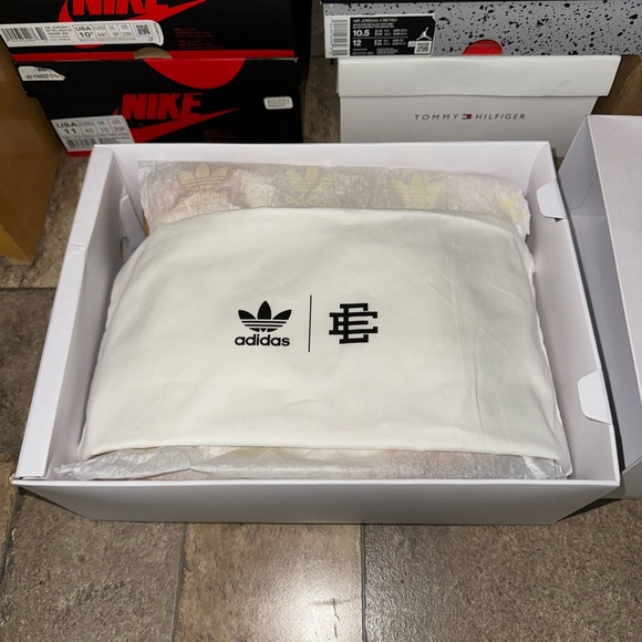 Adidas x Eric Emanuel “Rivalry - Resto Mod” - Picture 9 of 9